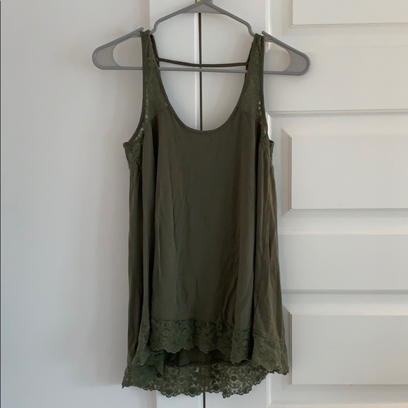 Flowy tank - Picture 1 of 2